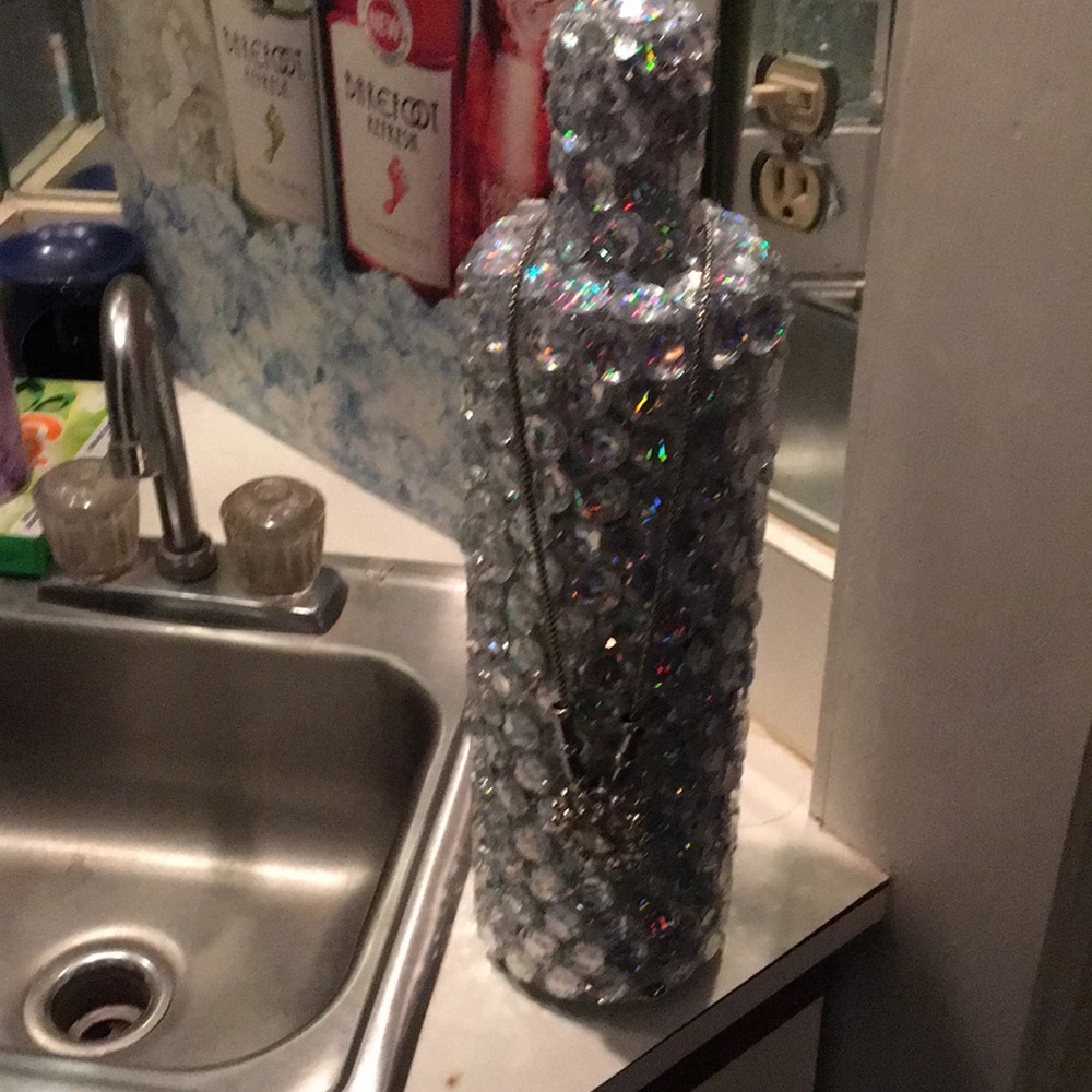 Glass bottle